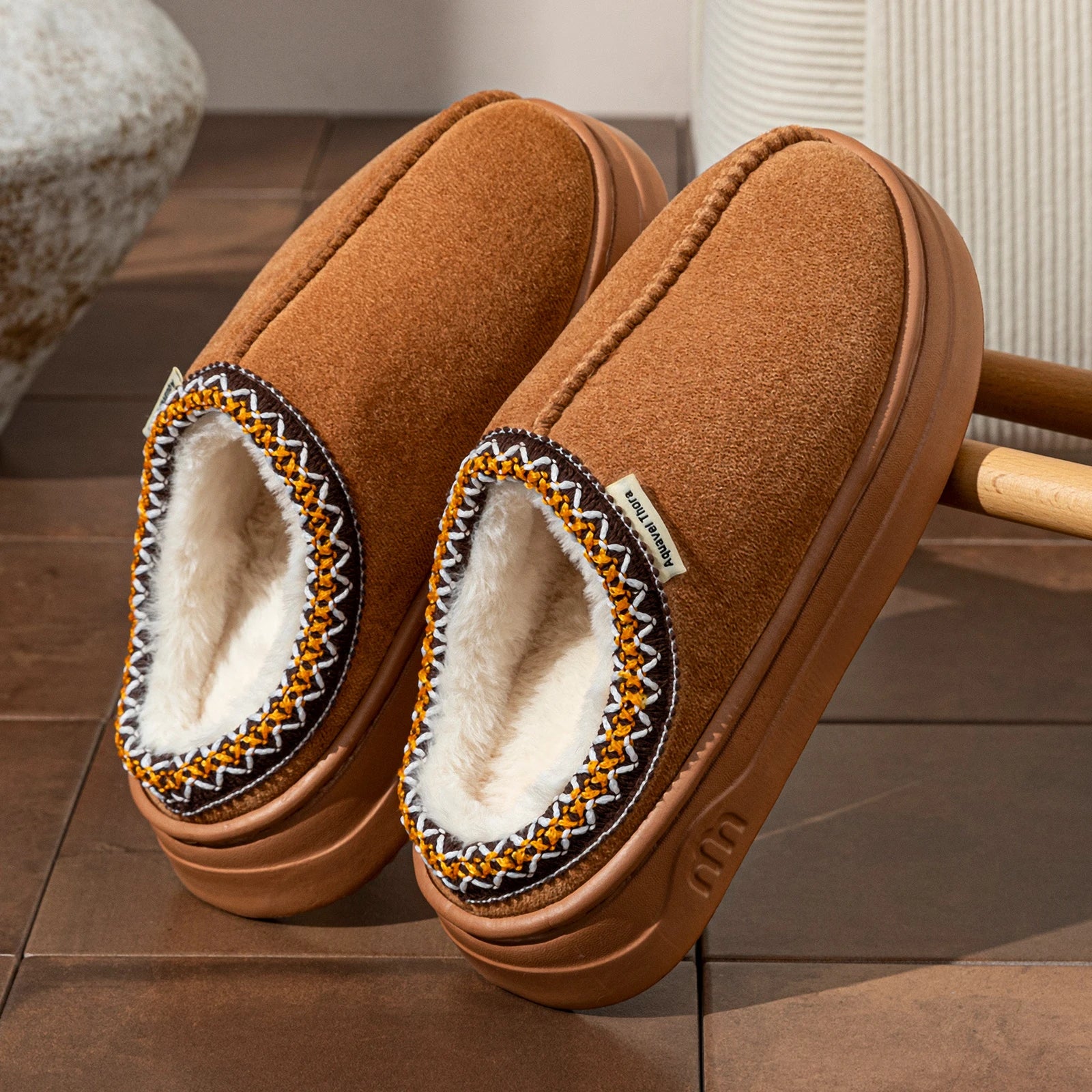 Pantoufles d'hiver pour femmes et hommes, bottes à la mode, fourrure pelucheuse, antidérapantes, semelle souple, extérieur, intérieur, chaud, confort, chaussures de maison en peluche pour Couple