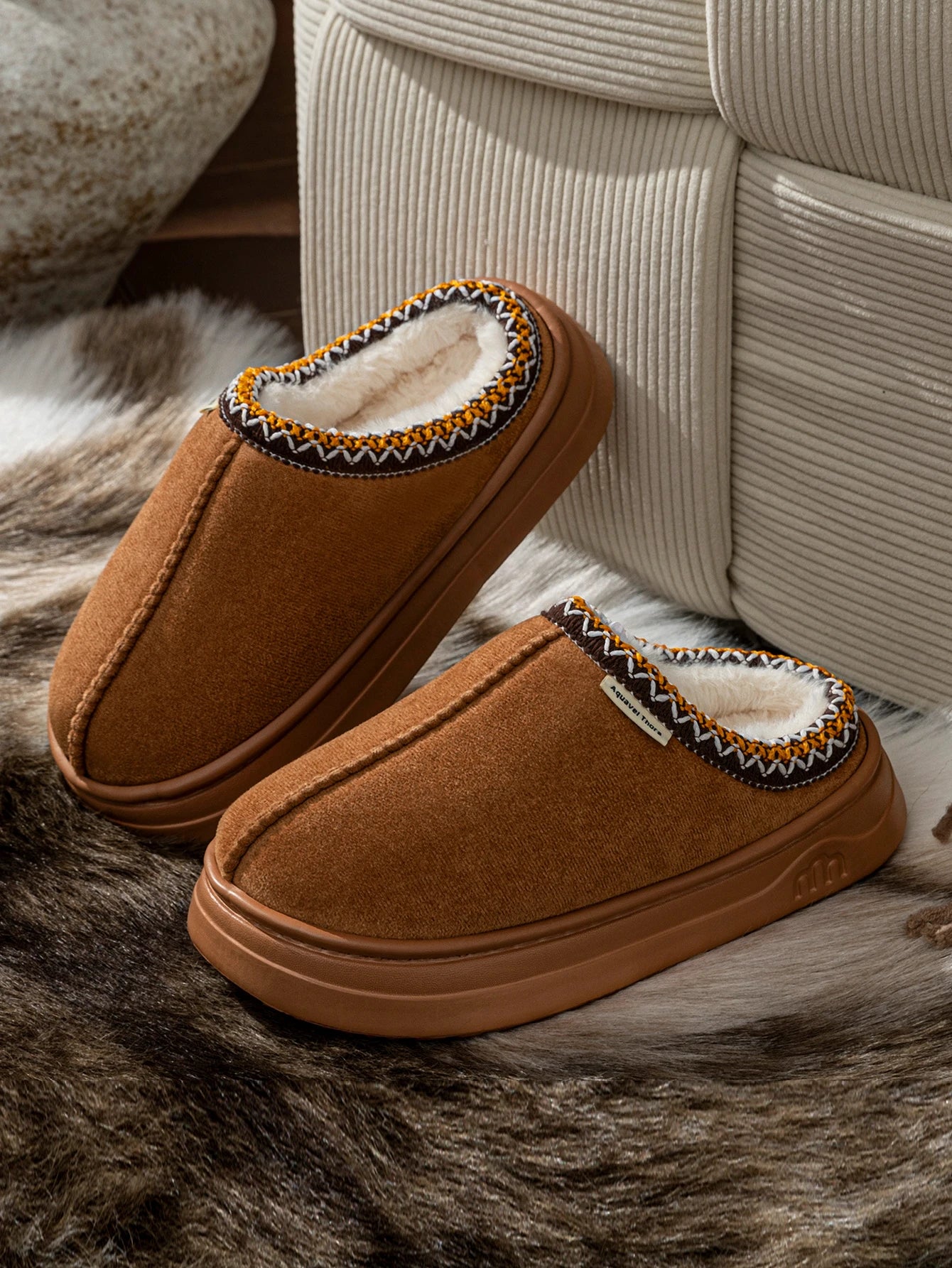 Pantoufles d'hiver pour femmes et hommes, bottes à la mode, fourrure pelucheuse, antidérapantes, semelle souple, extérieur, intérieur, chaud, confort, chaussures de maison en peluche pour Couple